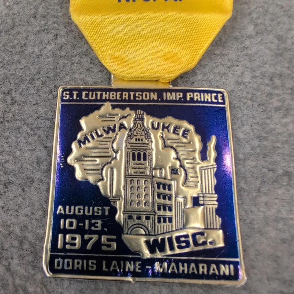 1975 D.O.K.K. Knights of Khorassan Imperial Sessions Milwaukee Delegate Badge - Picture 4 of 5
